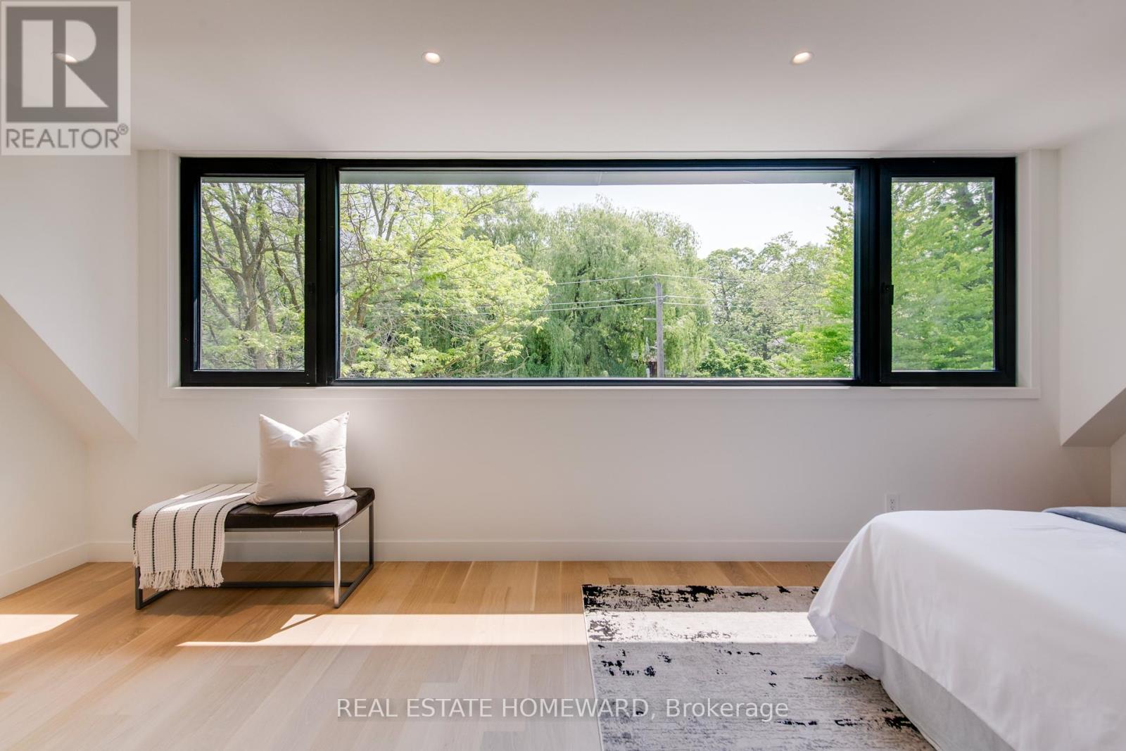 Photo 36 of 174 Kenilworth Avenue, Toronto ON