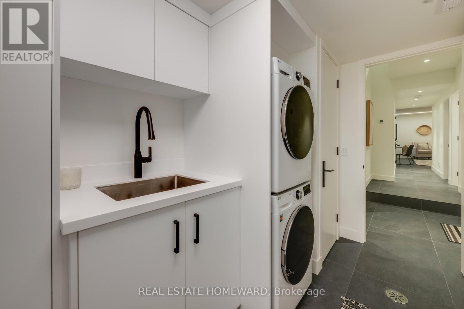 Photo 42 of 174 Kenilworth Avenue, Toronto ON