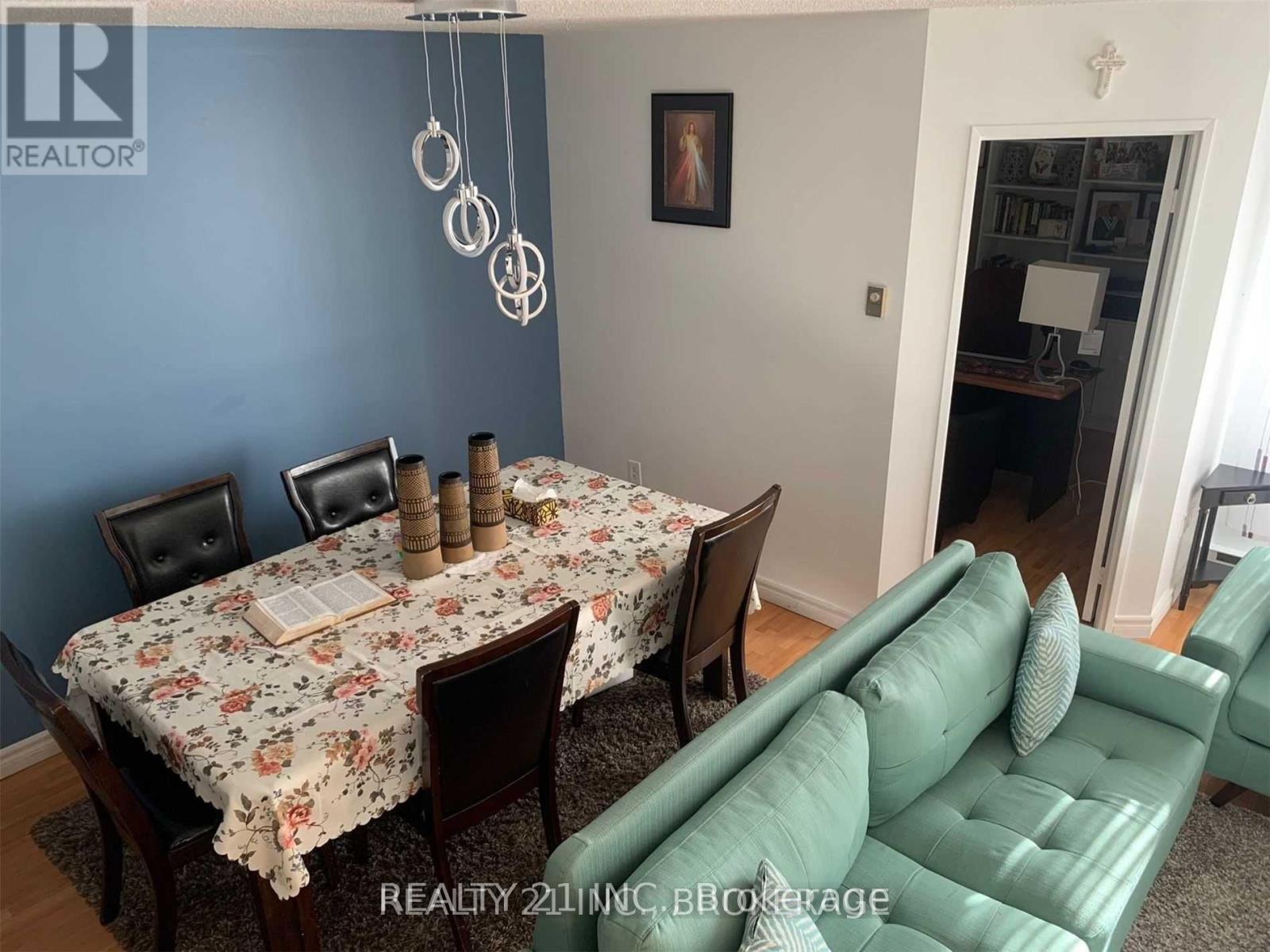 Photo 8 of 2045 100 Mornelle Court, Toronto ON