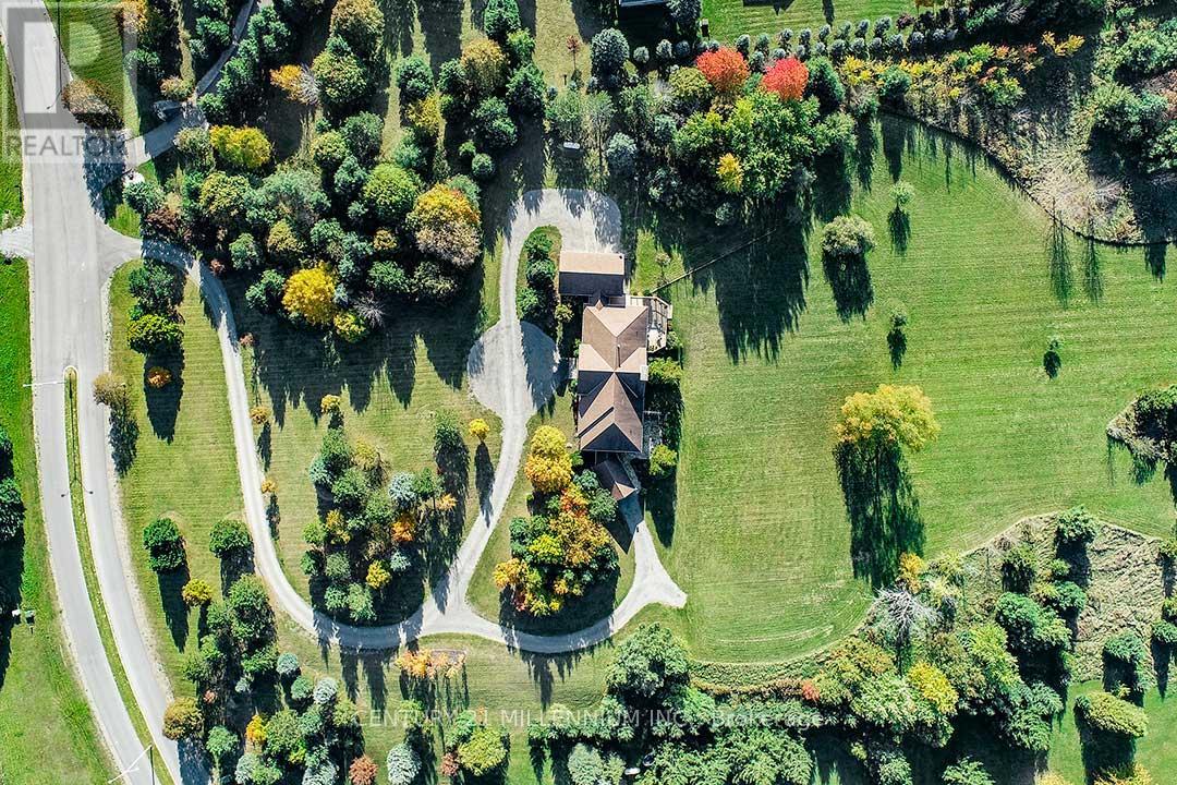Photo 2 of 4 Flaherty Lane, Caledon ON