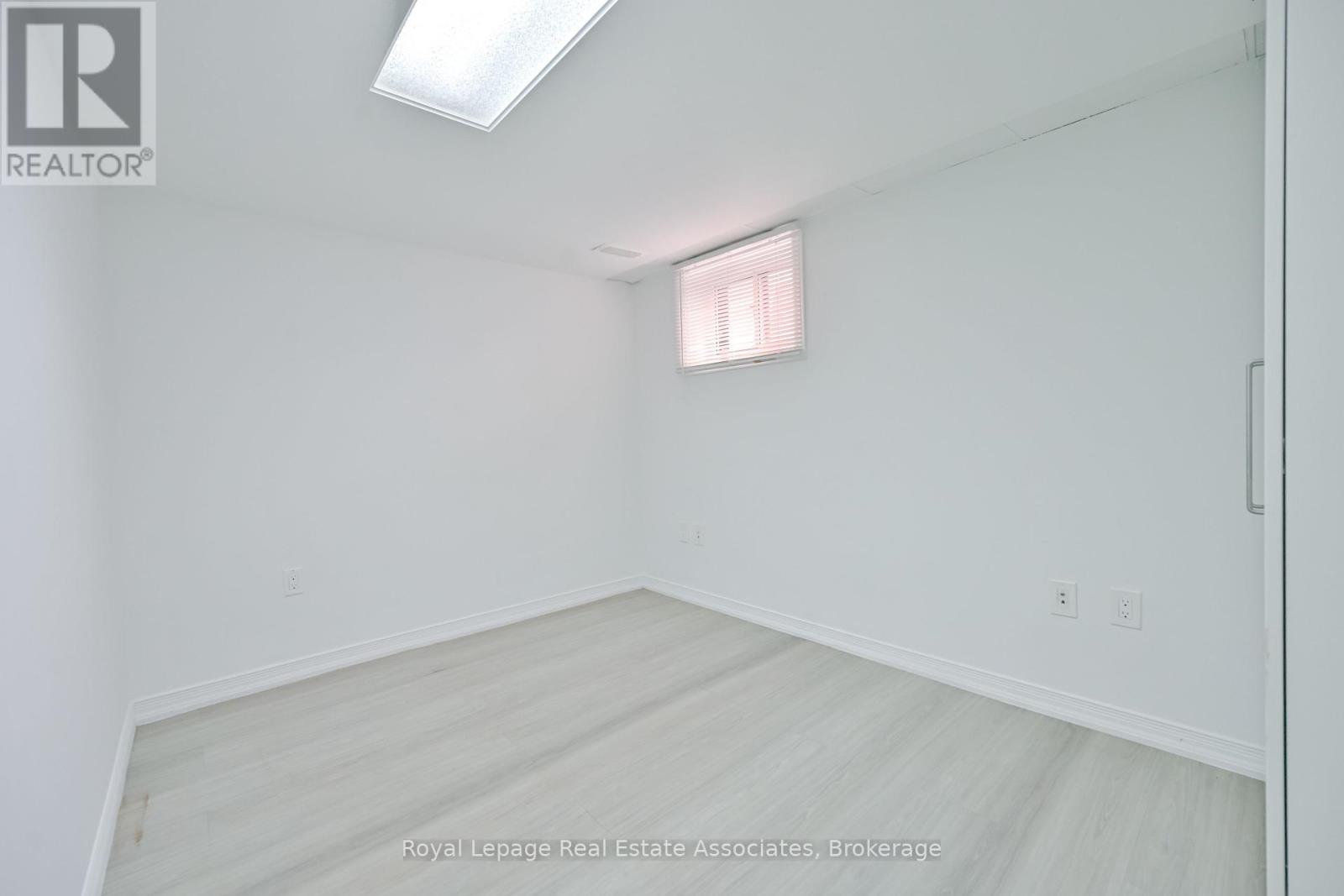 Photo 17 of 20 East Drive, Toronto ON
