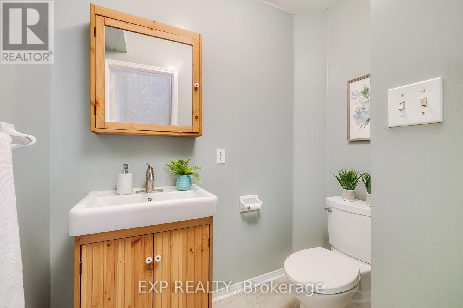 Photo 12 of 24 1591 South Parade Court, Mississauga ON