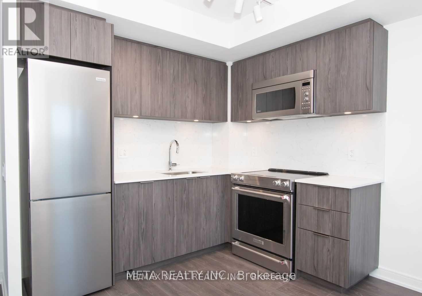 Photo 4 of 503 30 Samuel Wood Way, Toronto ON