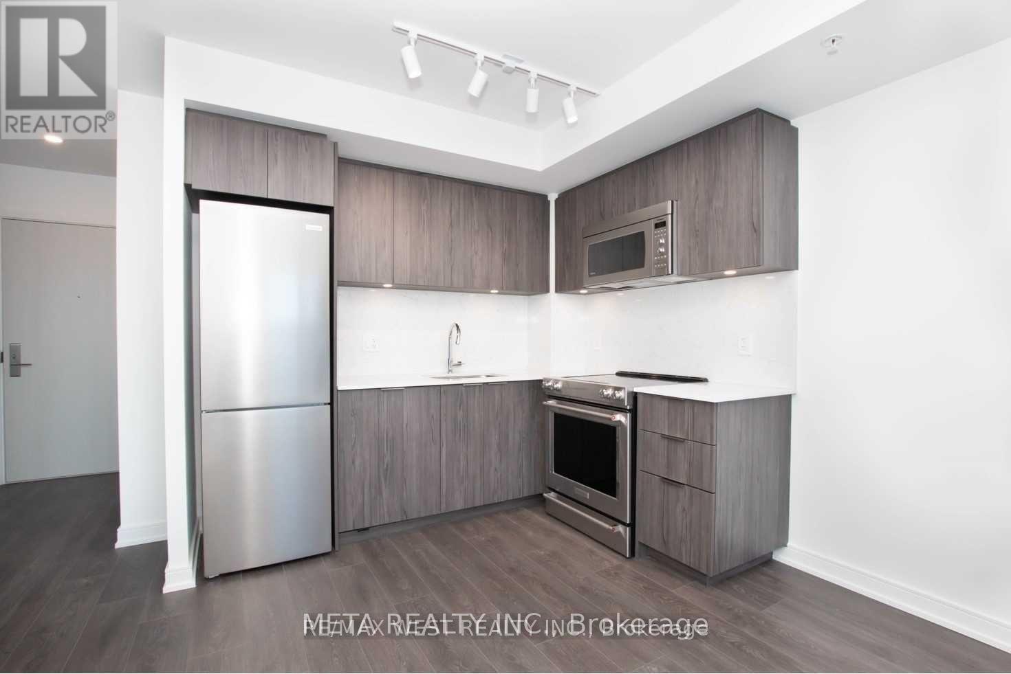 Photo 8 of 503 30 Samuel Wood Way, Toronto ON