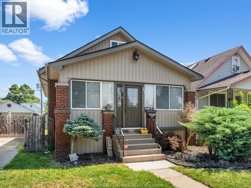 Photo 2 of 1790 Gladstone Avenue, Windsor ON