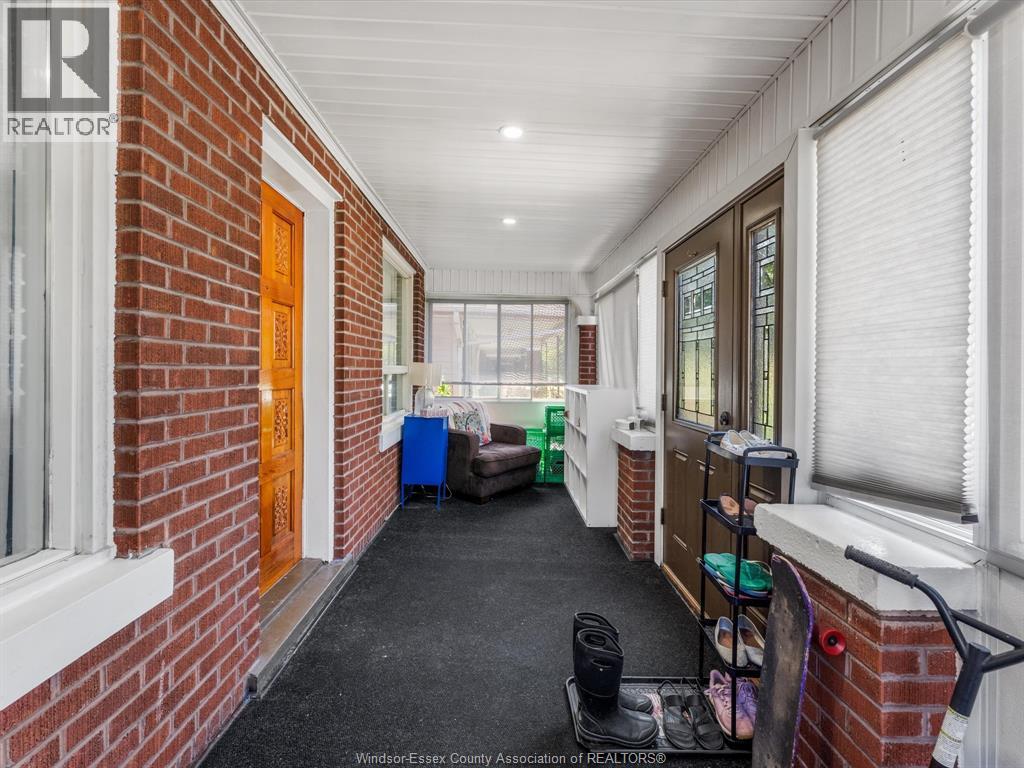 Photo 3 of 1790 Gladstone Avenue, Windsor ON