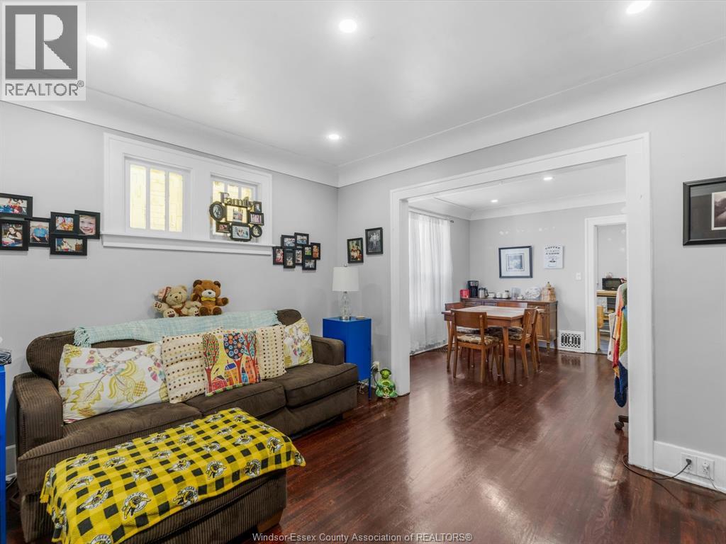 Photo 4 of 1790 Gladstone Avenue, Windsor ON