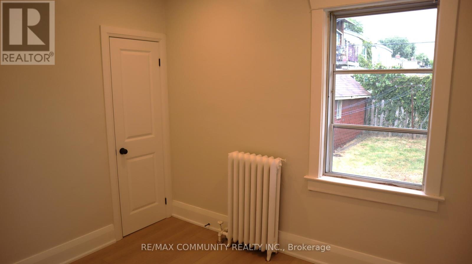 Photo 14 of Main Fl 731 Coxwell Avenue, Toronto ON
