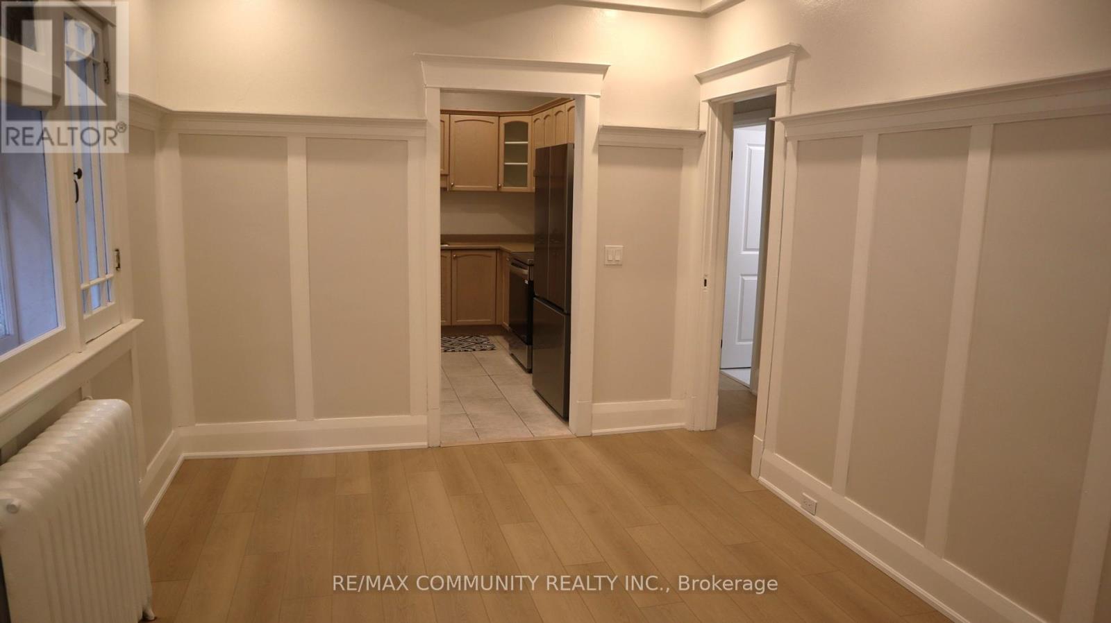Photo 5 of Main Fl 731 Coxwell Avenue, Toronto ON