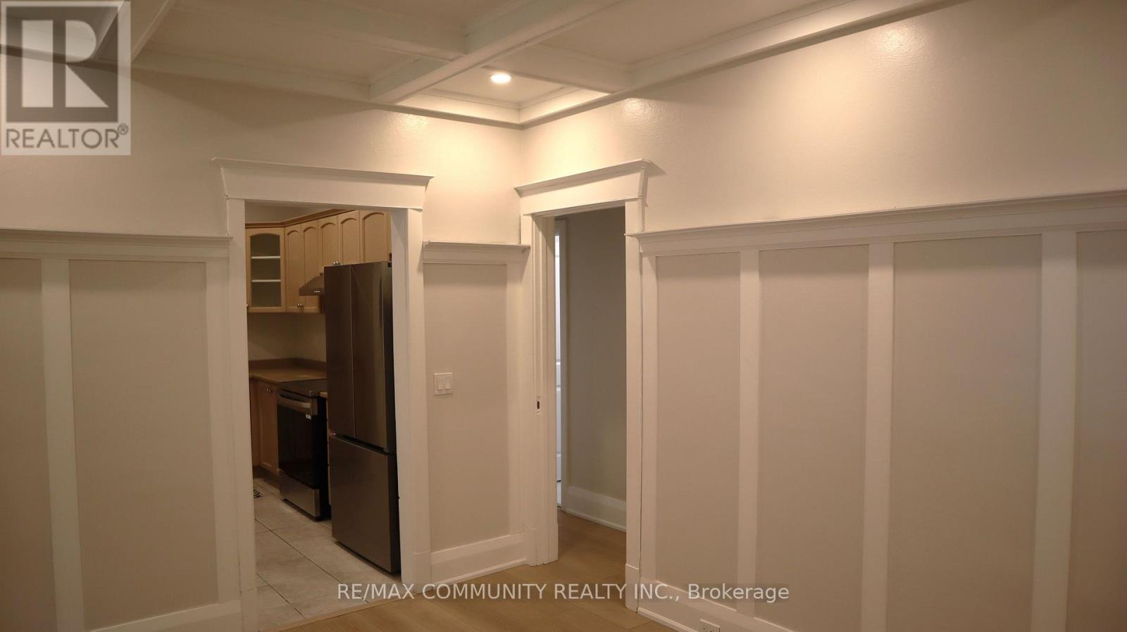 Photo 6 of Main Fl 731 Coxwell Avenue, Toronto ON