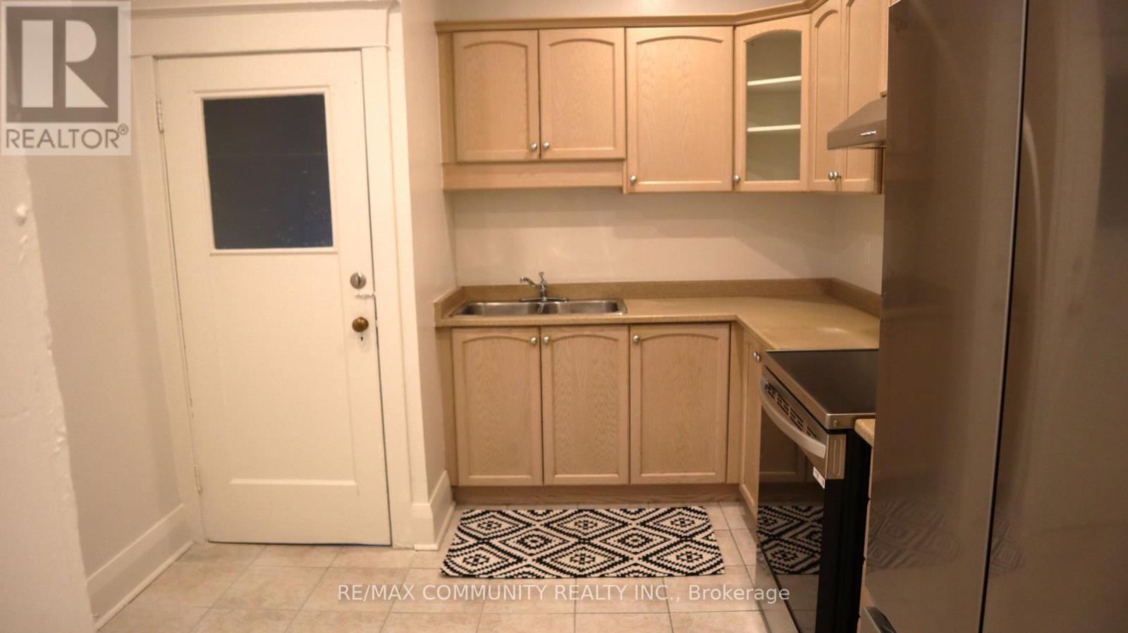 Photo 8 of Main Fl 731 Coxwell Avenue, Toronto ON