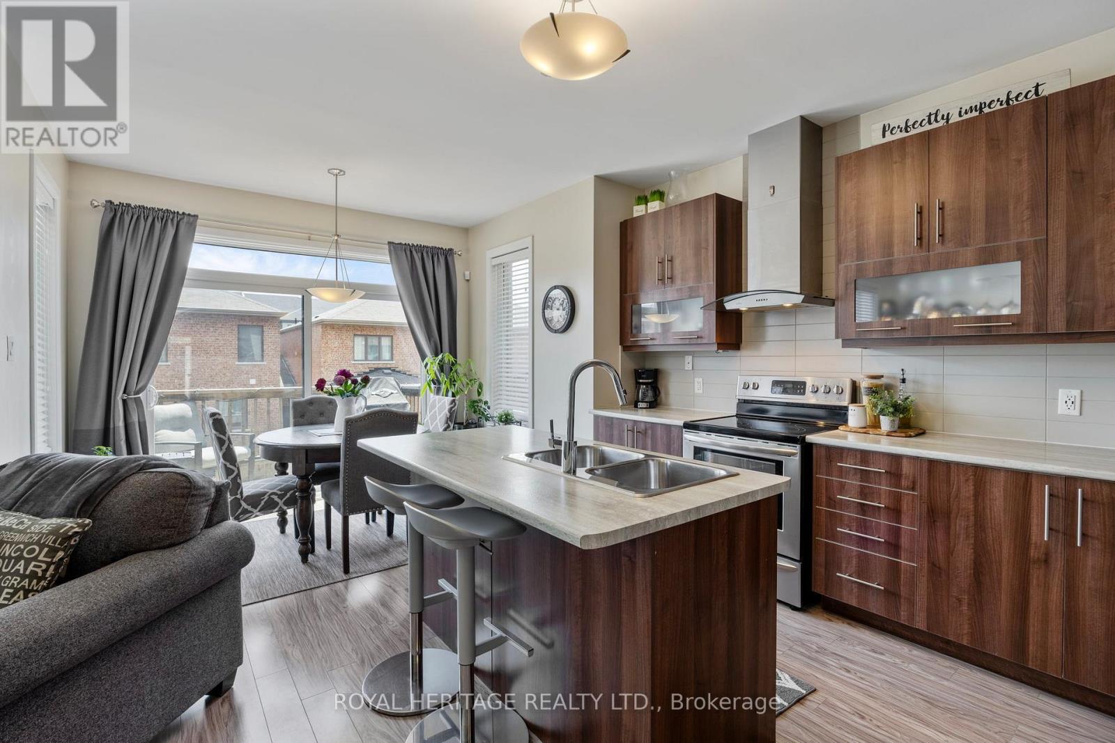 Photo 12 of 69 Barrister Avenue, Whitby ON