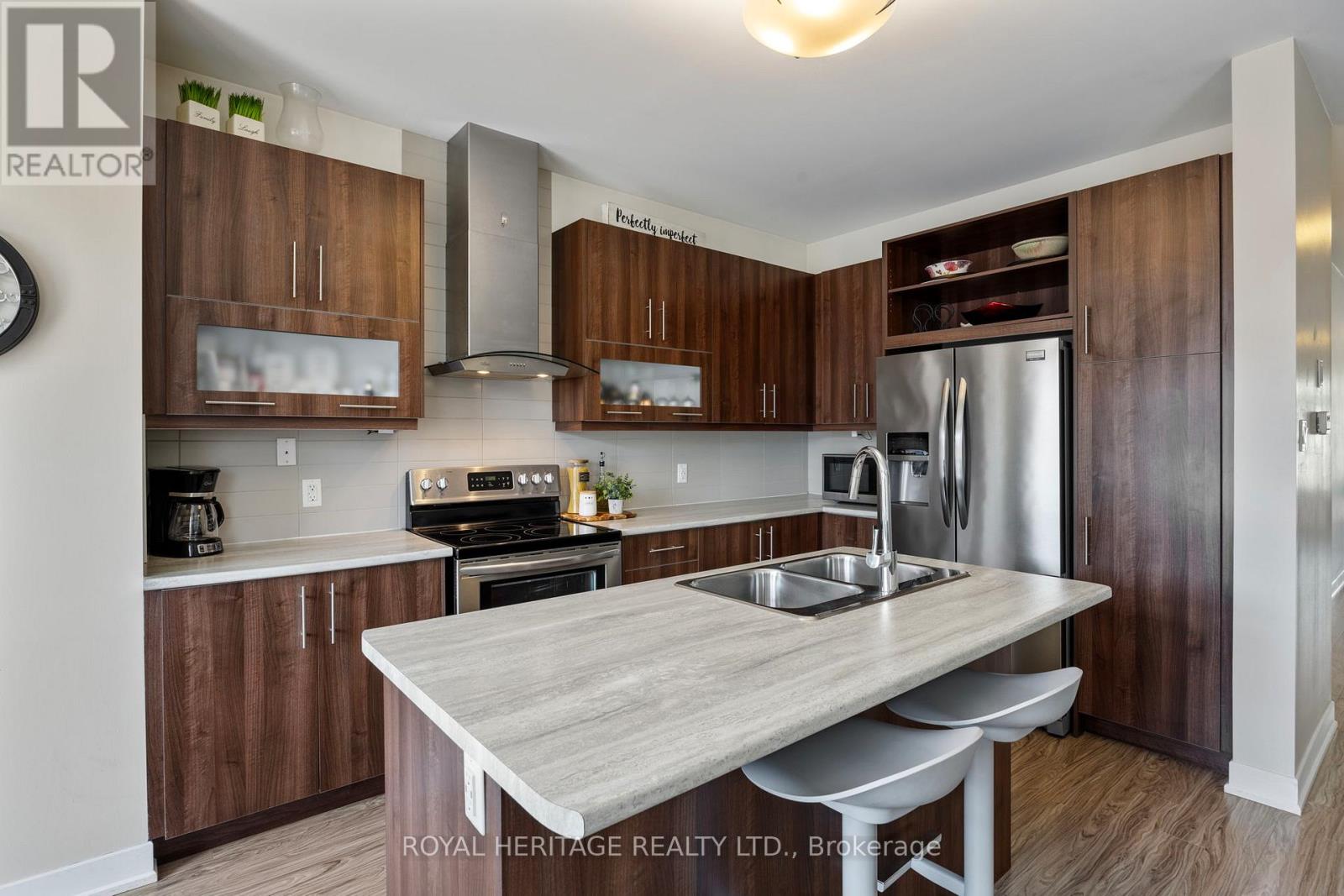 Photo 14 of 69 Barrister Avenue, Whitby ON