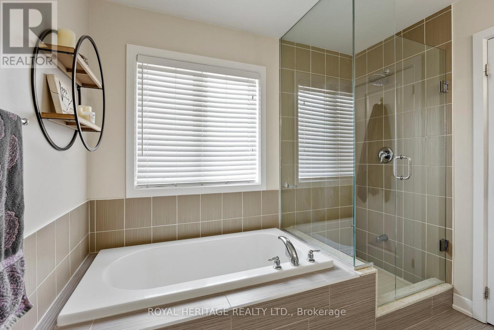 Photo 28 of 69 Barrister Avenue, Whitby ON