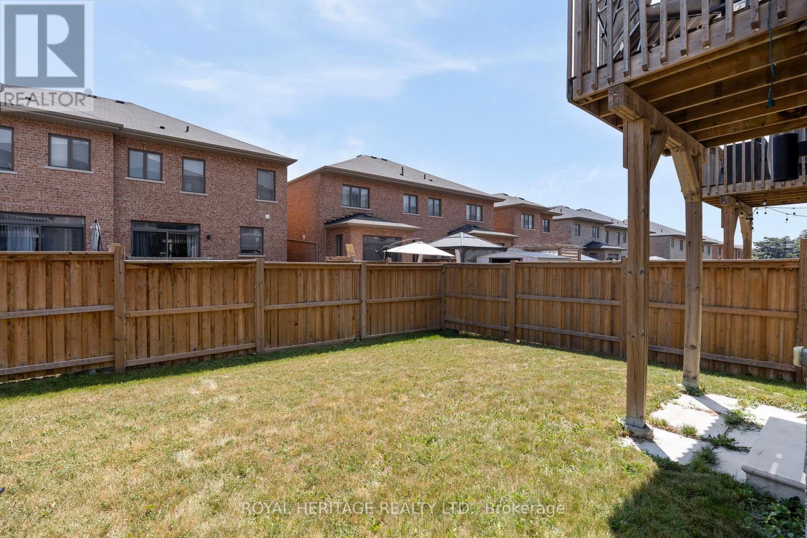 Photo 37 of 69 Barrister Avenue, Whitby ON