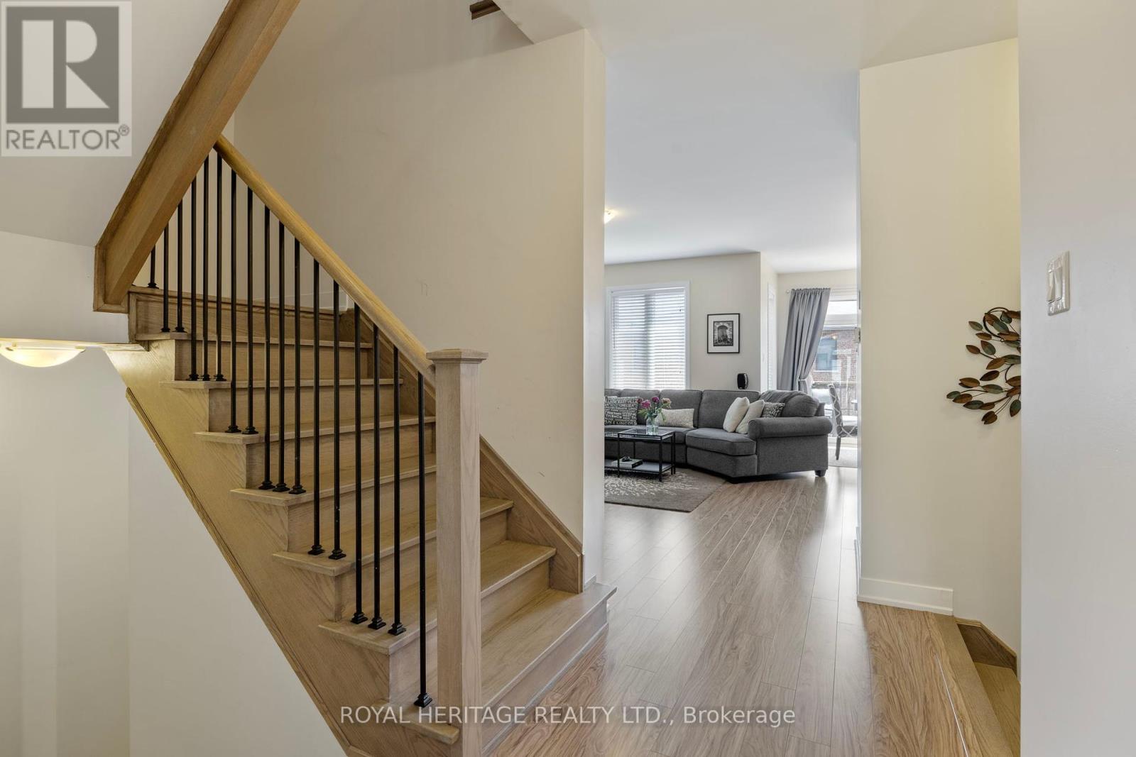 Photo 8 of 69 Barrister Avenue, Whitby ON