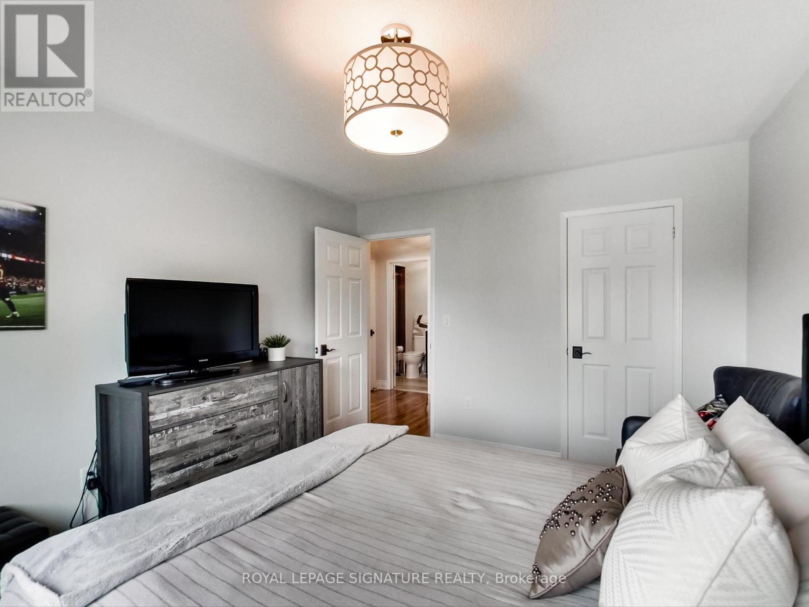 Photo 25 of 75 Monte Carlo Drive, Vaughan ON