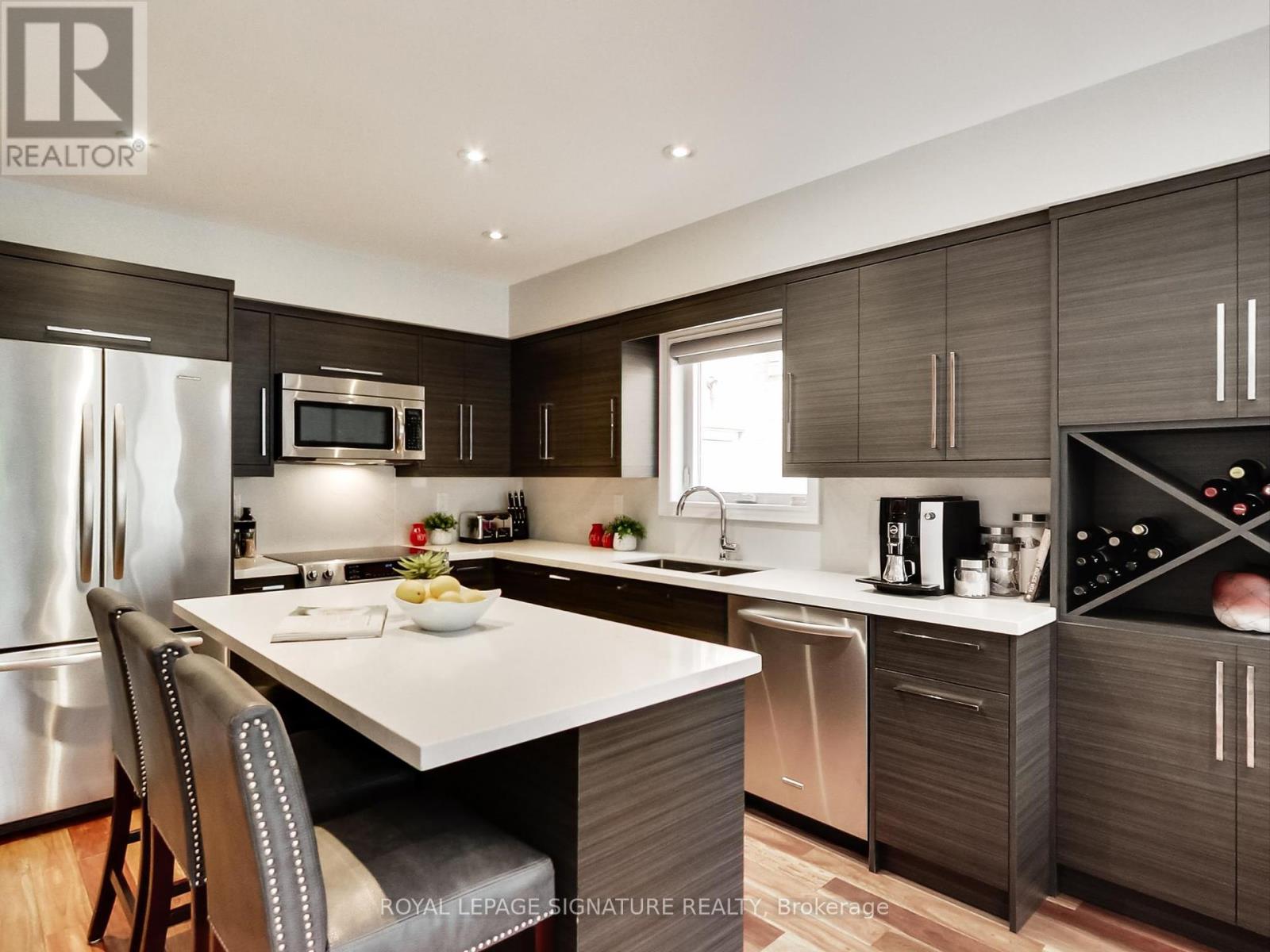 Photo 6 of 75 Monte Carlo Drive, Vaughan ON
