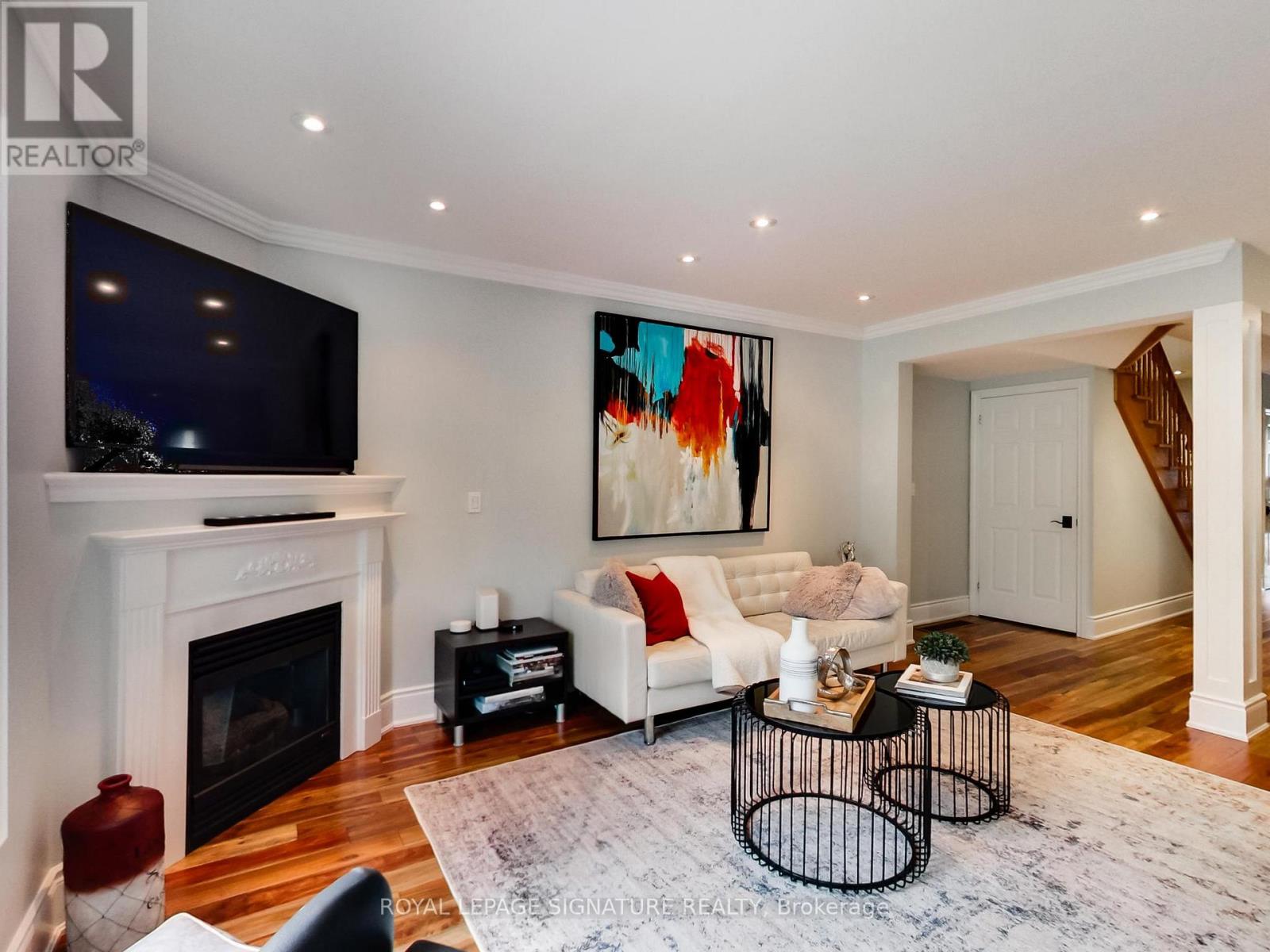 Photo 9 of 75 Monte Carlo Drive, Vaughan ON