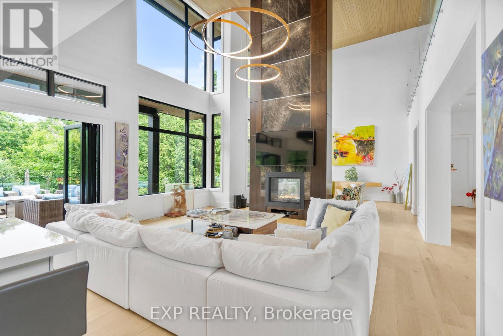 Photo 10 of 8 Cachet Parkway, Markham ON