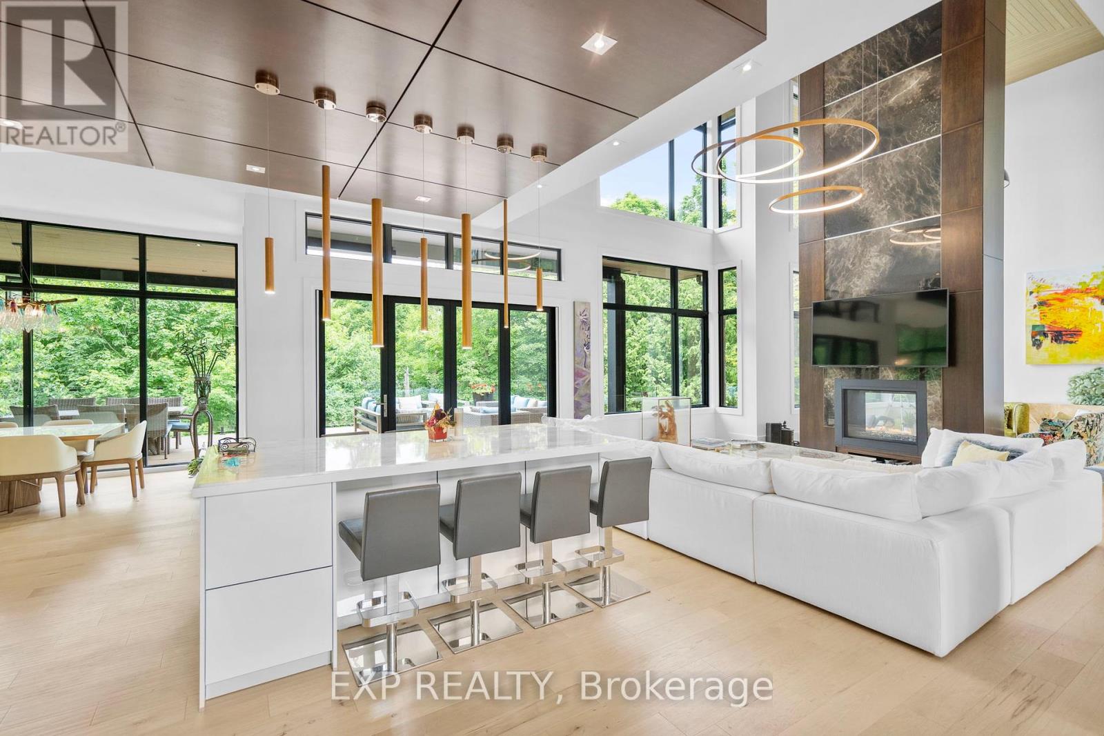 Photo 11 of 8 Cachet Parkway, Markham ON