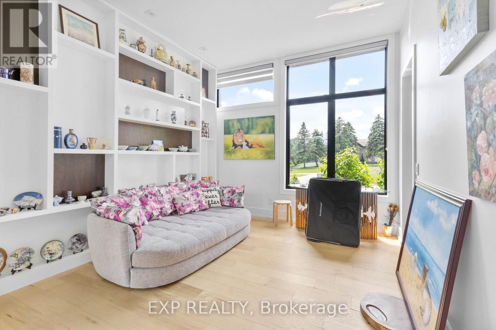 Photo 18 of 8 Cachet Parkway, Markham ON
