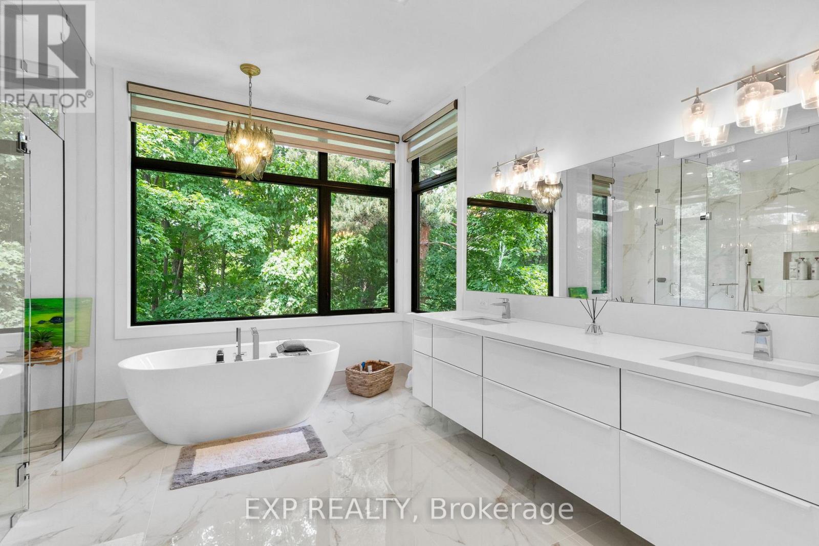 Photo 21 of 8 Cachet Parkway, Markham ON