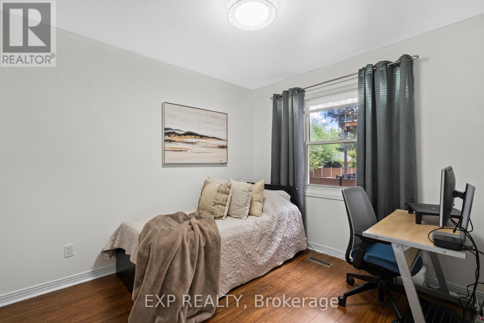 Photo 12 of 16 Milne Lane, Markham ON
