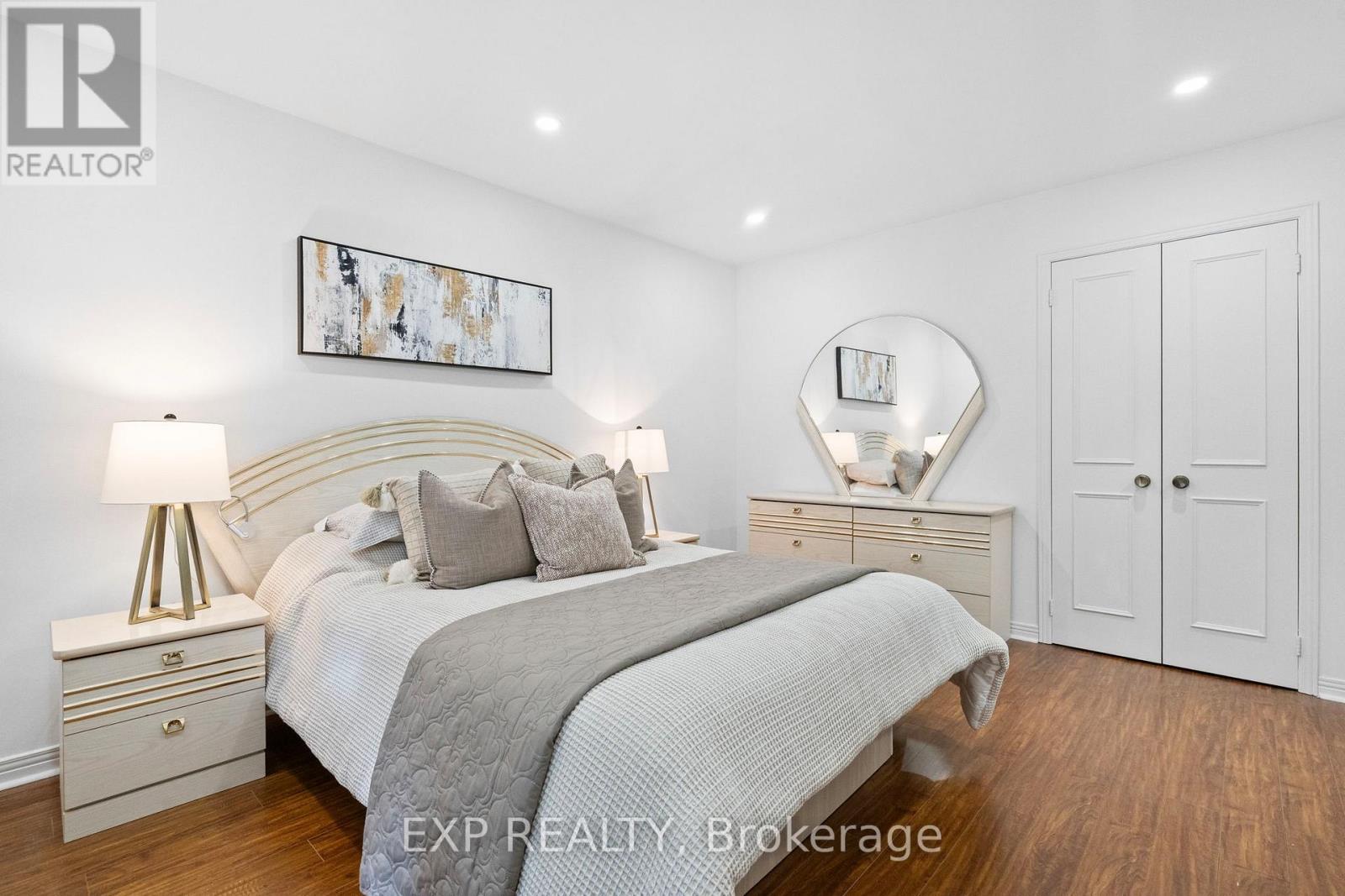 Photo 14 of 16 Milne Lane, Markham ON