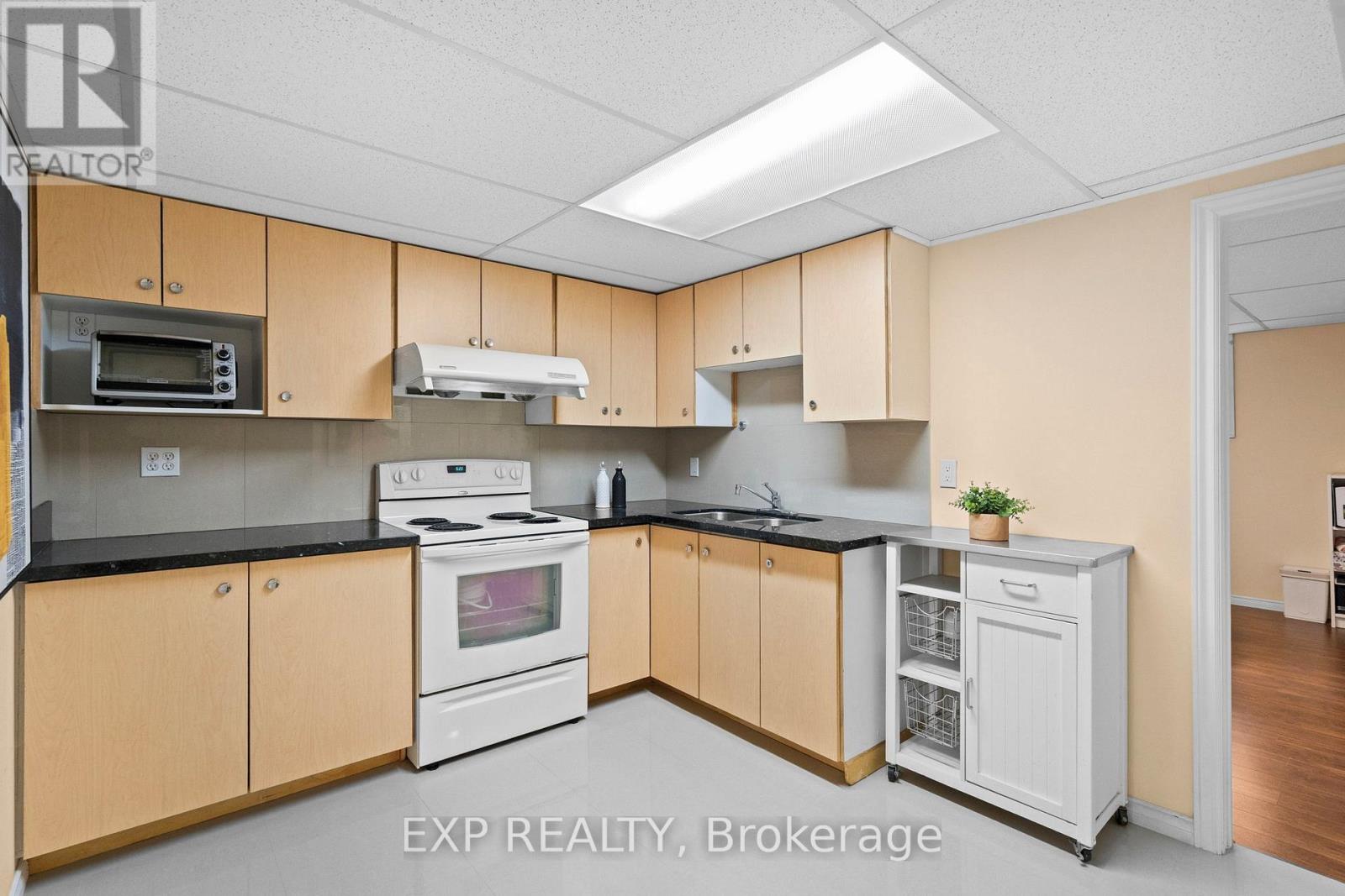 Photo 17 of 16 Milne Lane, Markham ON