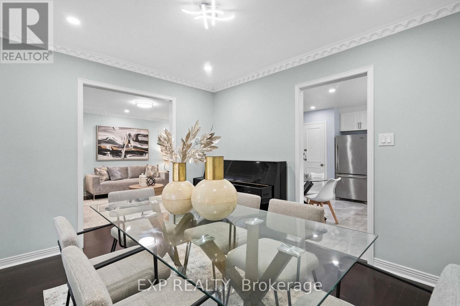 Photo 6 of 16 Milne Lane, Markham ON
