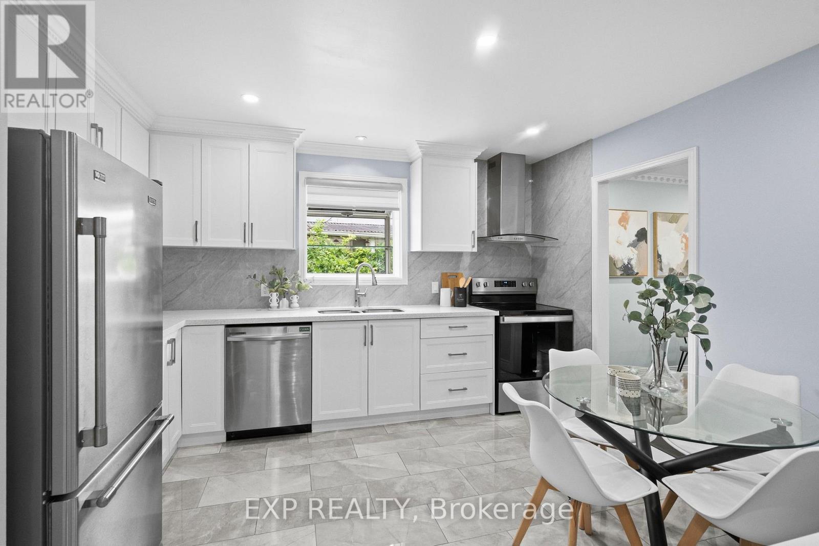 Photo 7 of 16 Milne Lane, Markham ON