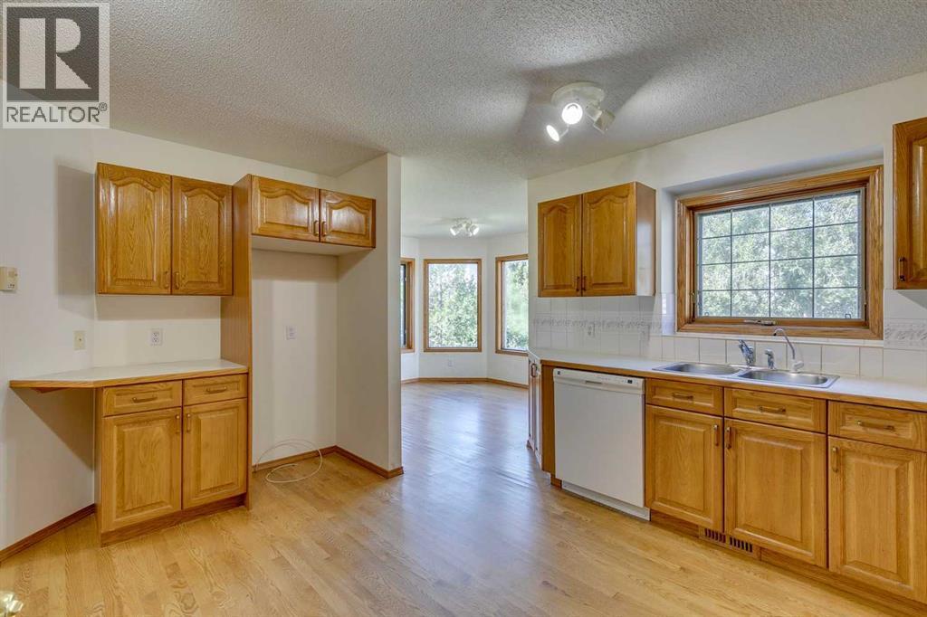 Photo 11 of 164 Edgebrook Rise Nw, Calgary AB