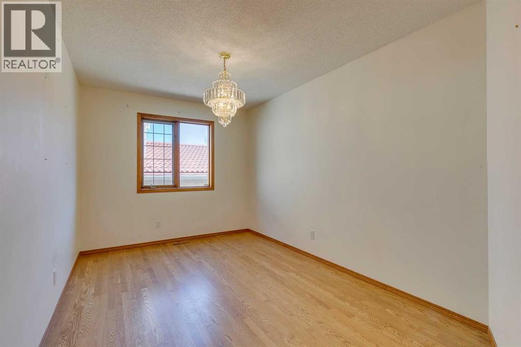 Photo 13 of 164 Edgebrook Rise Nw, Calgary AB