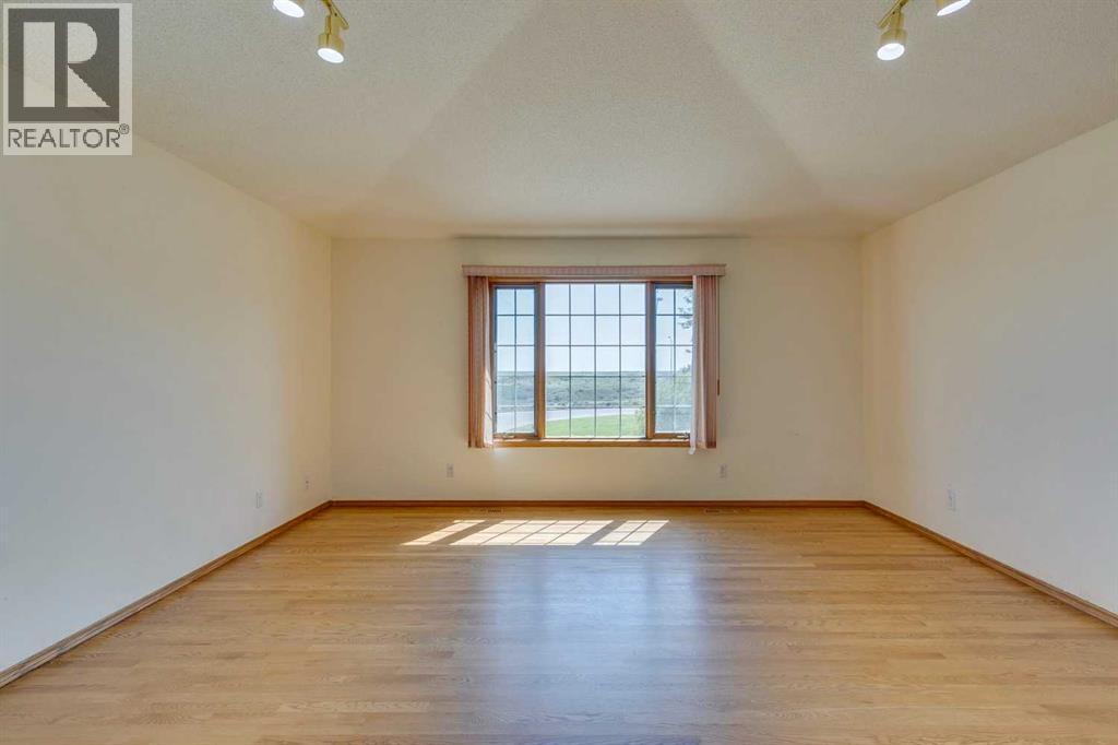 Photo 18 of 164 Edgebrook Rise Nw, Calgary AB