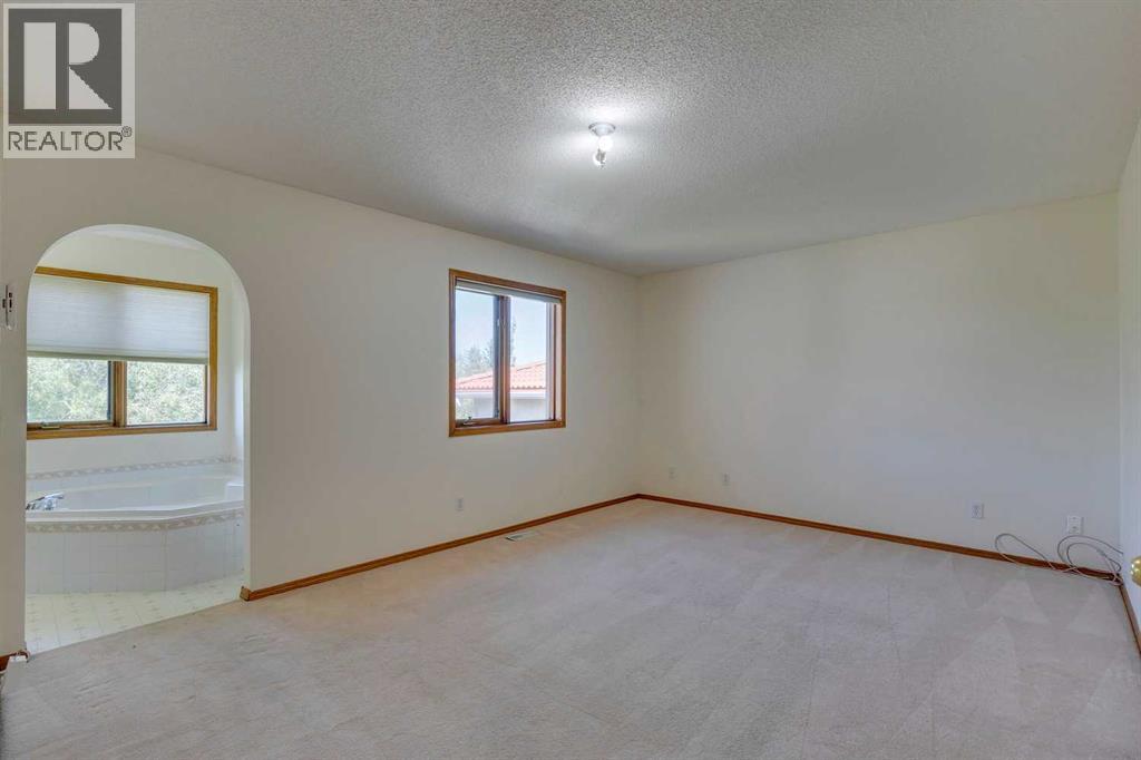 Photo 21 of 164 Edgebrook Rise Nw, Calgary AB