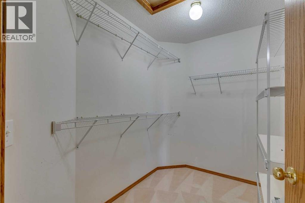Photo 22 of 164 Edgebrook Rise Nw, Calgary AB