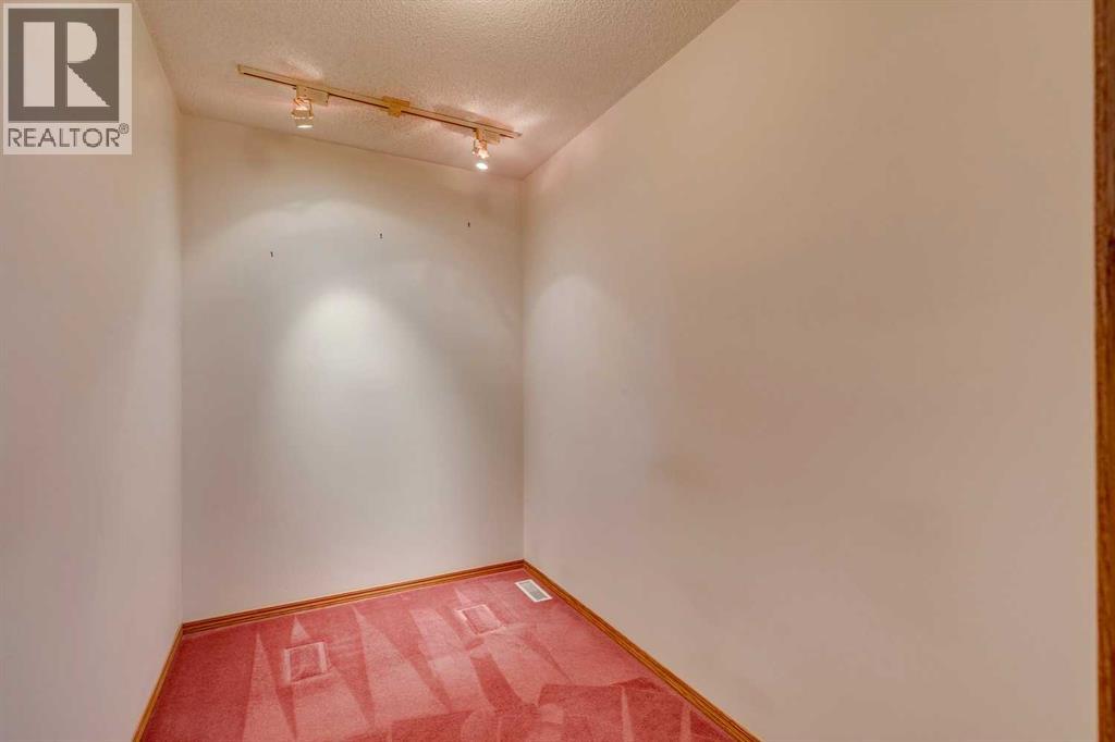 Photo 30 of 164 Edgebrook Rise Nw, Calgary AB