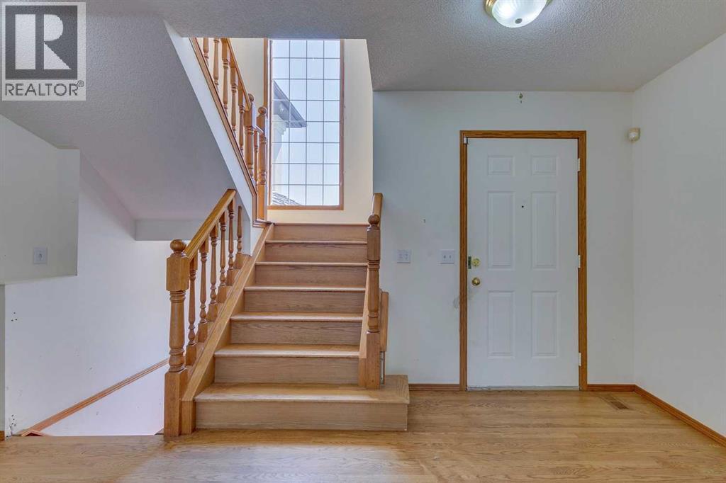 Photo 4 of 164 Edgebrook Rise Nw, Calgary AB