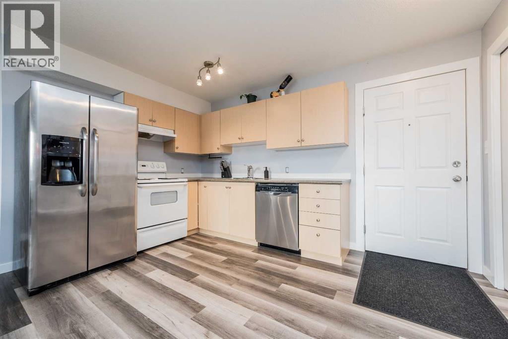 Photo 8 of 207 11230 104 Avenue, Grande Prairie AB