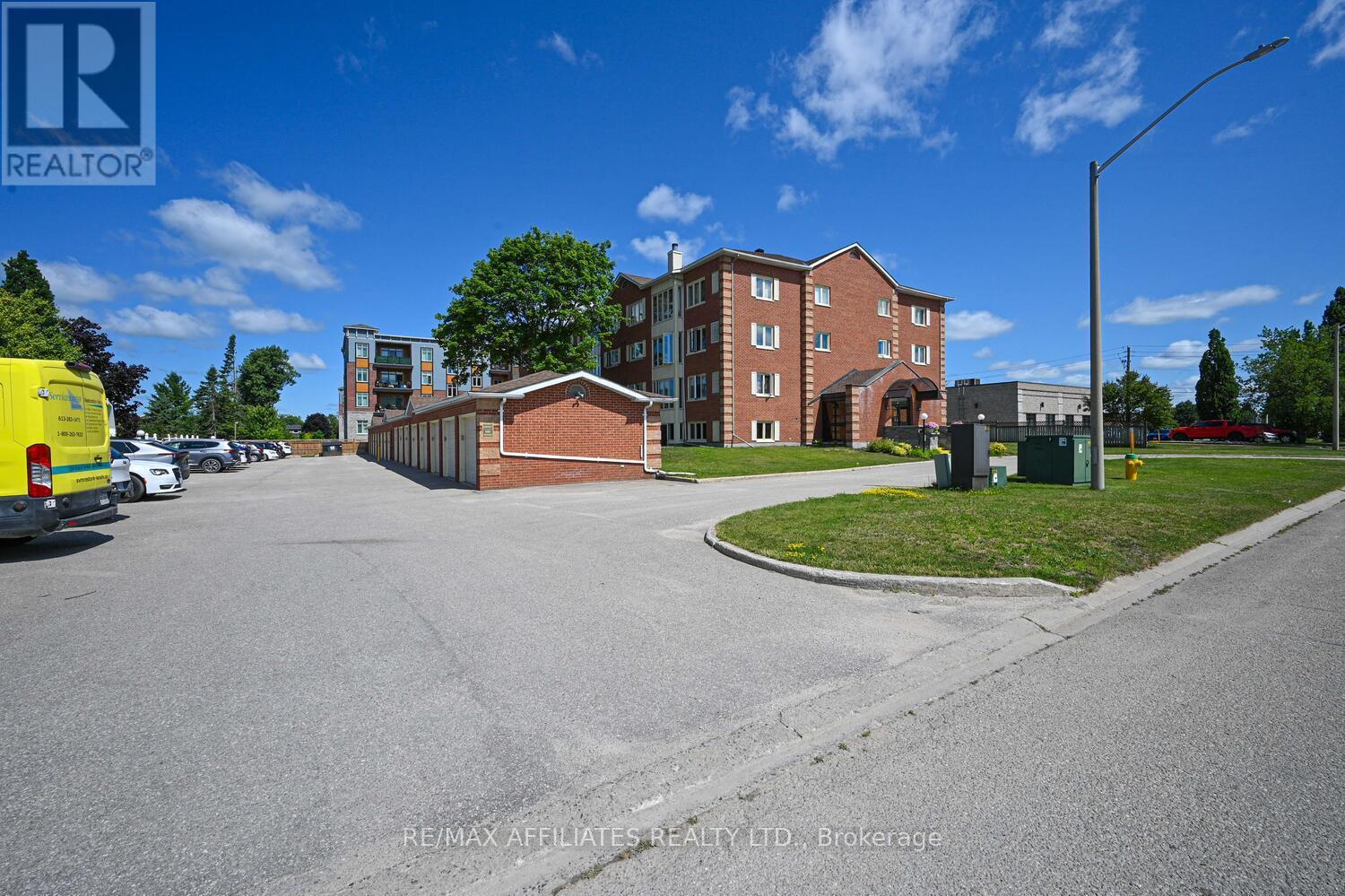 Photo 32 of 201 10 Armstrong Drive, Smiths Falls ON