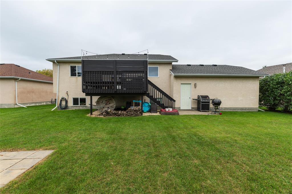 Photo 3 of 15 George Place, Steinbach MB