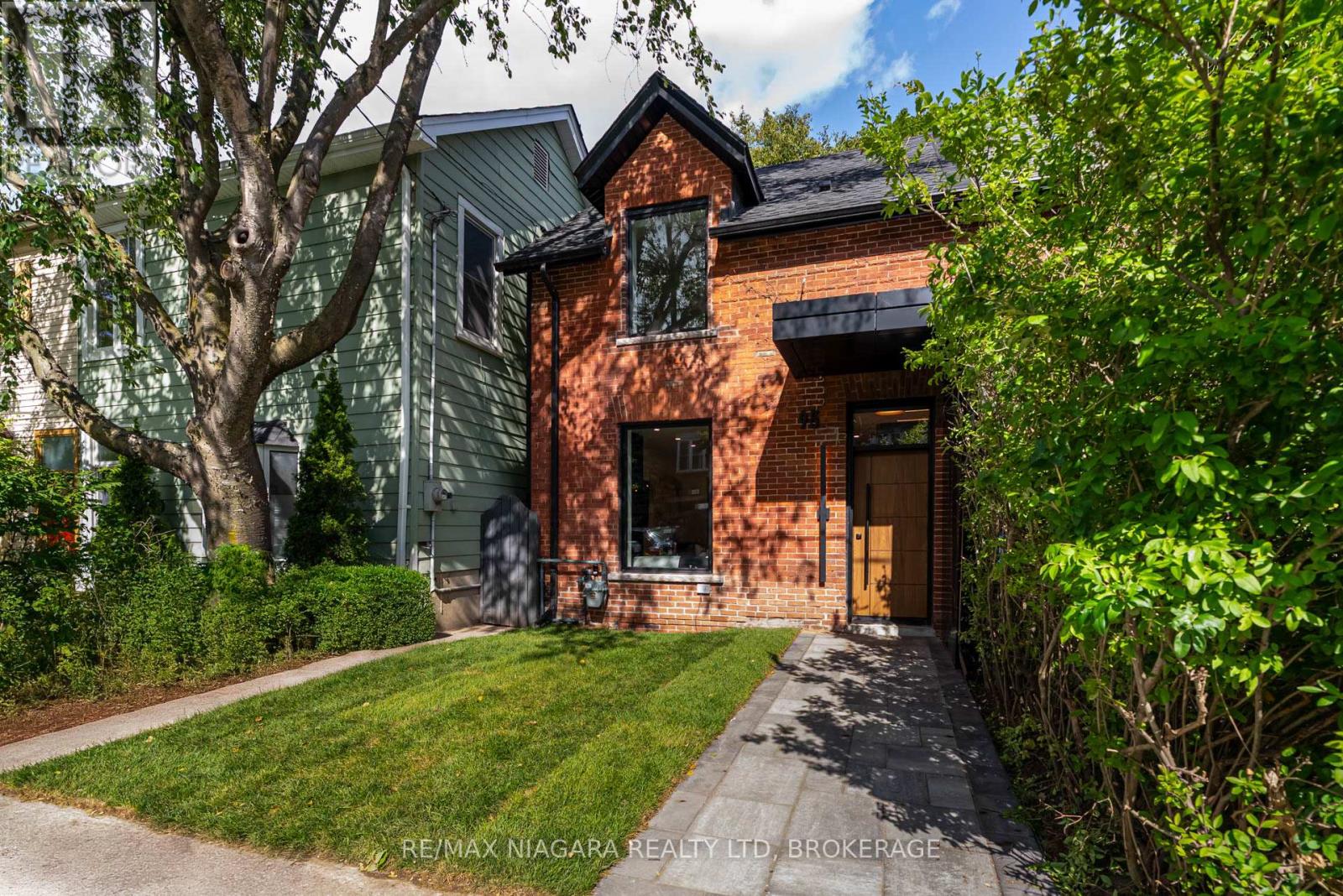 Photo 2 of 95 Kimberley Avenue, Toronto ON