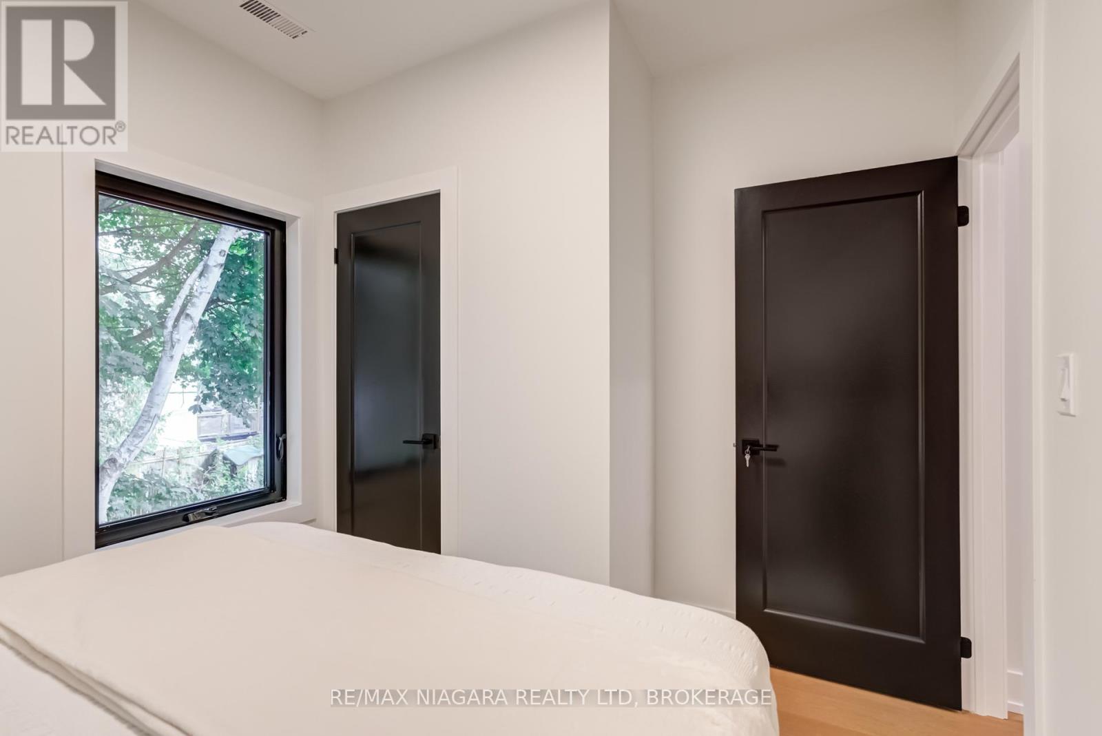 Photo 33 of 95 Kimberley Avenue, Toronto ON