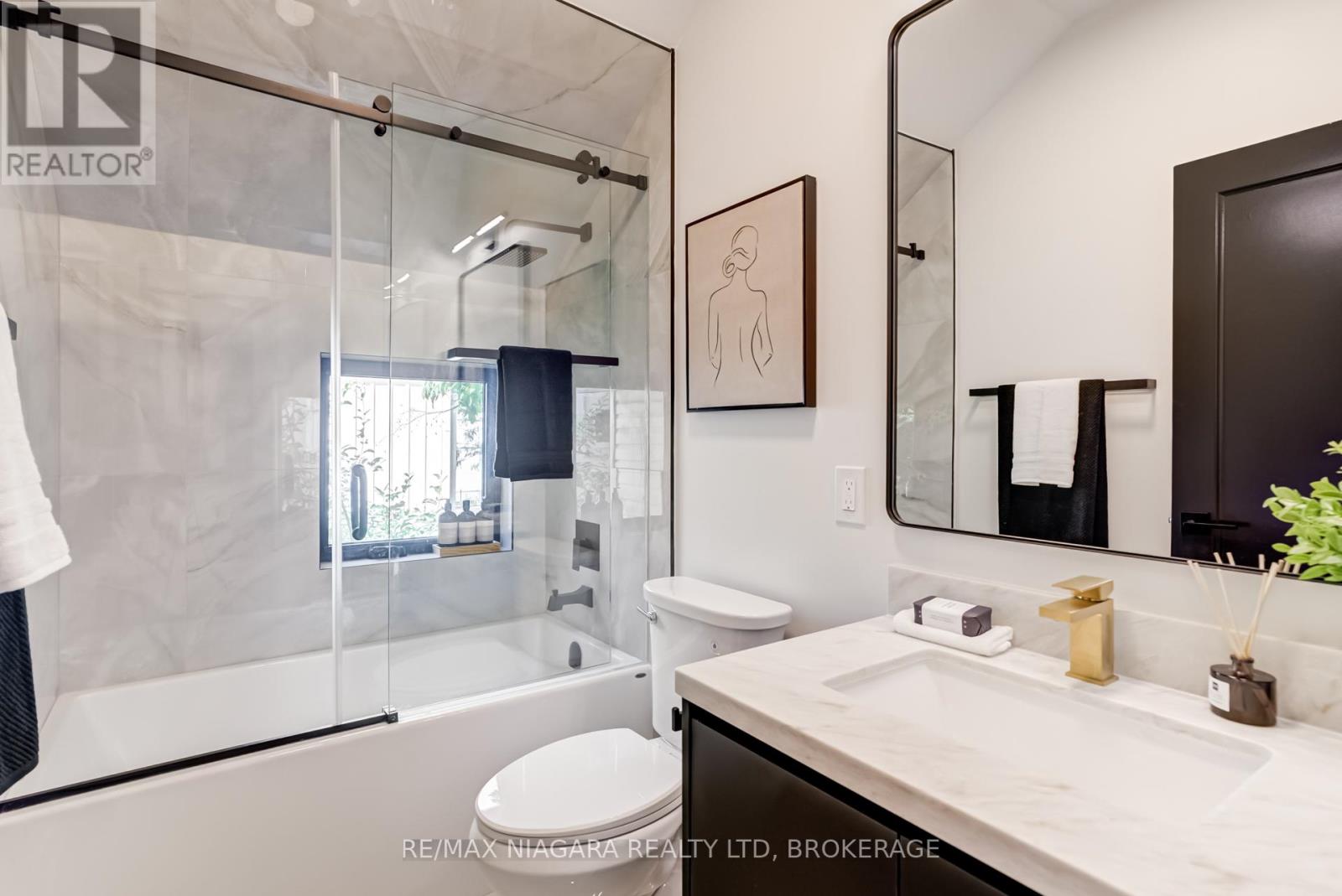 Photo 34 of 95 Kimberley Avenue, Toronto ON