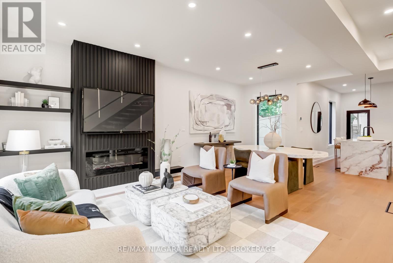 Photo 7 of 95 Kimberley Avenue, Toronto ON