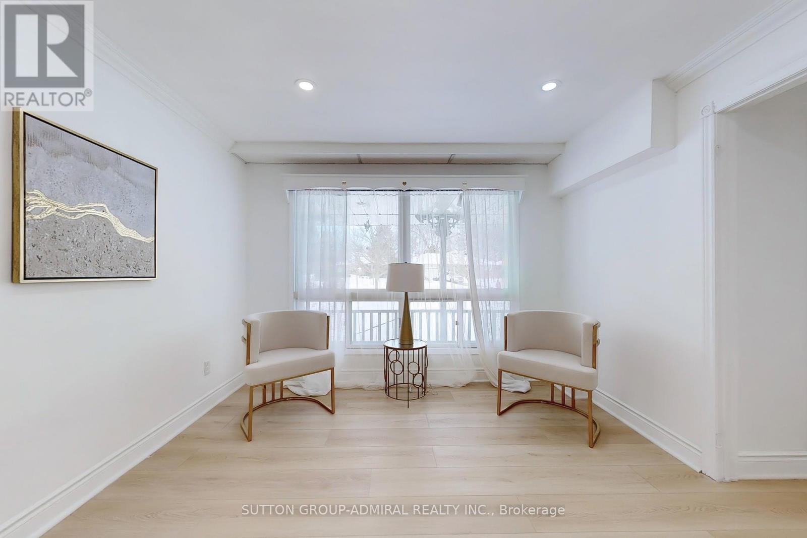 Photo 10 of 696 Jasmine Crescent, Oshawa ON
