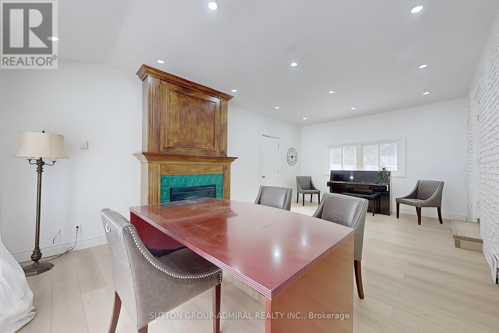 Photo 16 of 696 Jasmine Crescent, Oshawa ON
