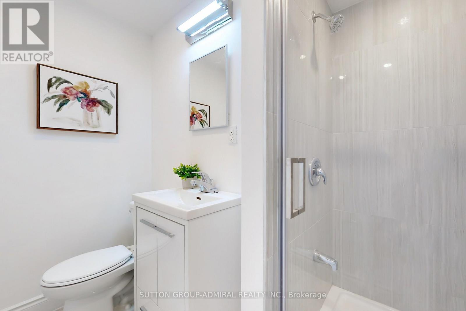 Photo 35 of 696 Jasmine Crescent, Oshawa ON