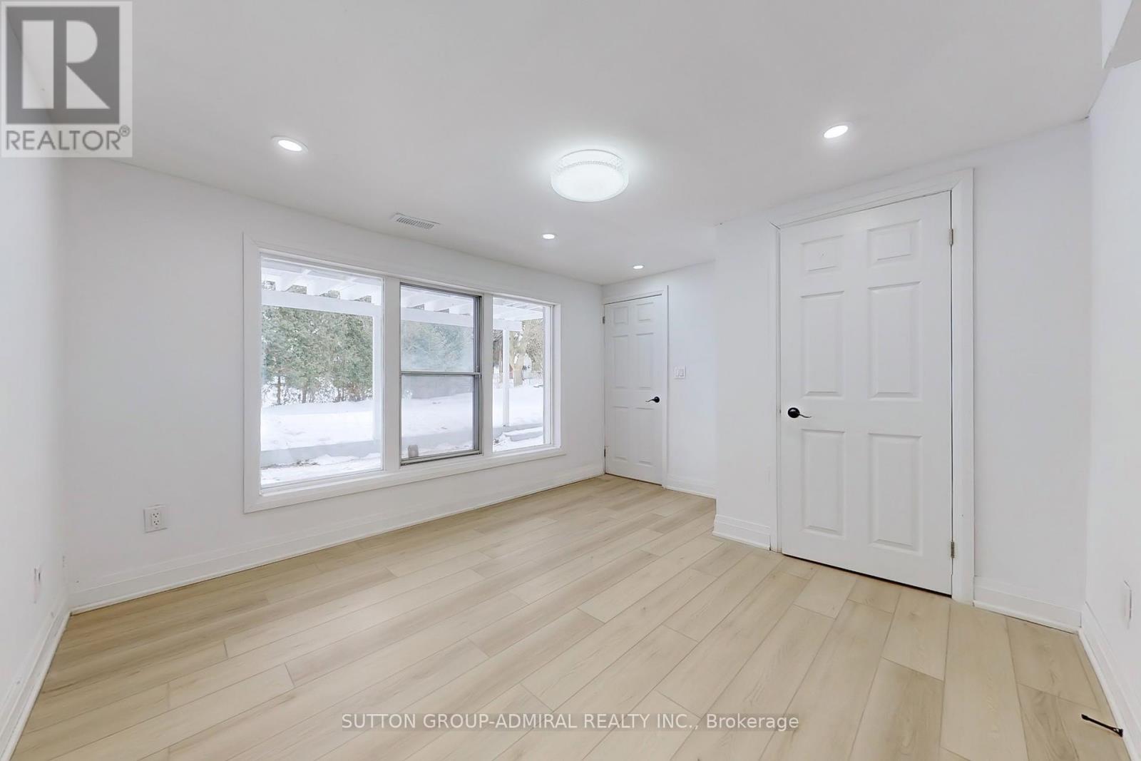 Photo 41 of 696 Jasmine Crescent, Oshawa ON